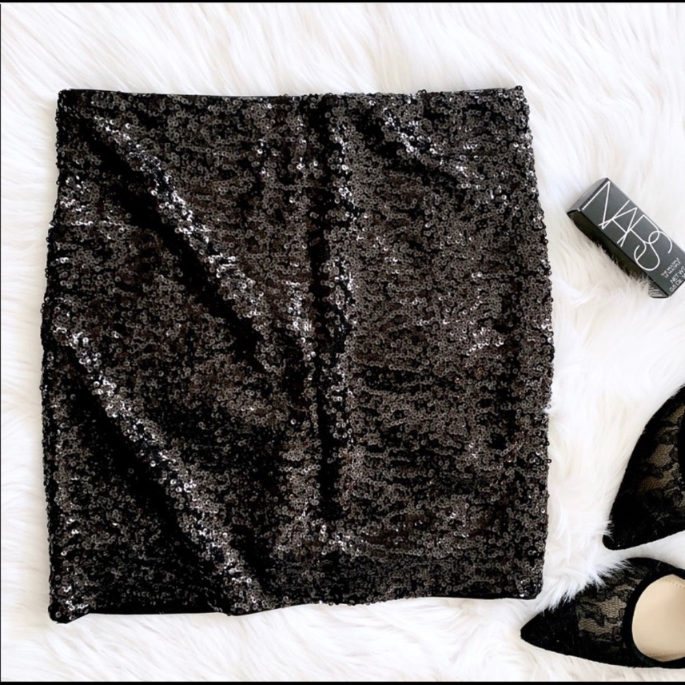 H&M divided black sequin mini skirt